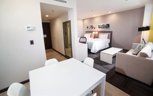 Hampton Inn & Suites by Hilton Aguascalientes Airport