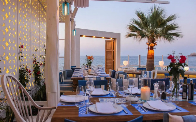 Cavo Seaside Suites