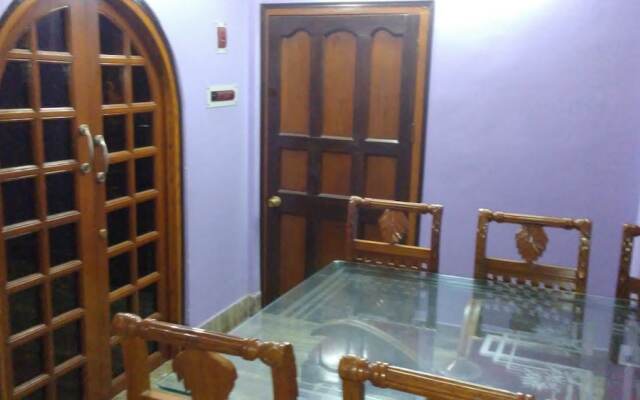 Royal Guest House & Service Apartment