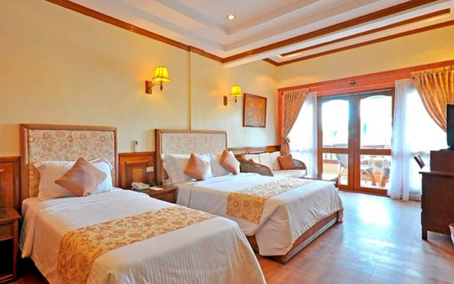 Red Coconut Beach Hotel