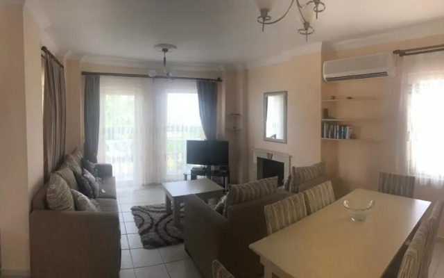 1 Bedroom Apartment Lake View 5 by Likya Global