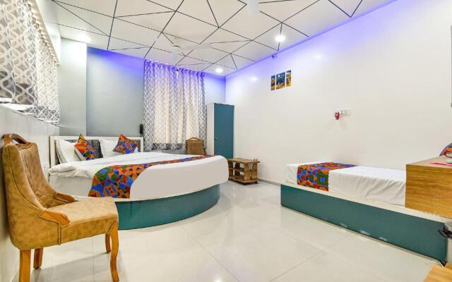 Fabhotel Dev Palace