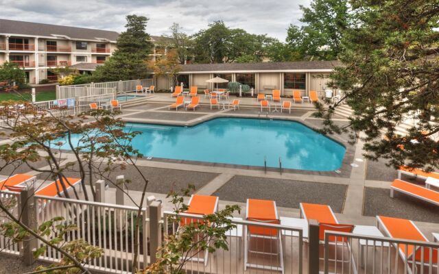 Ashland Hills Hotel & Suites