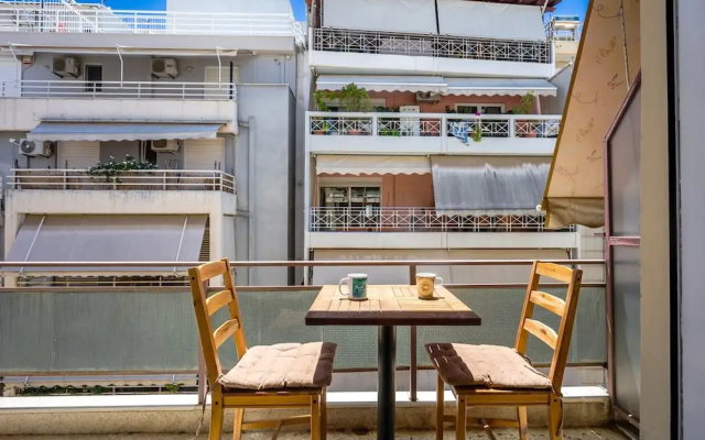 Sunny 1-bedroom Apt 10 Min Walk to Acropolis