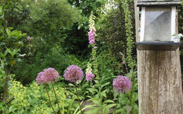 Beautiful 1-bed Barn Conversion Studio Apartment