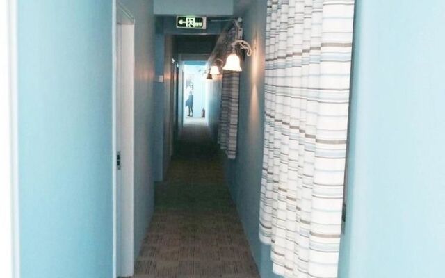 8090 Sea View Room