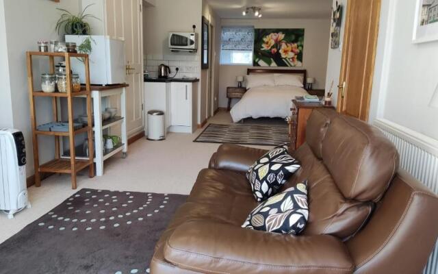 Wood Bank Studio Apartment