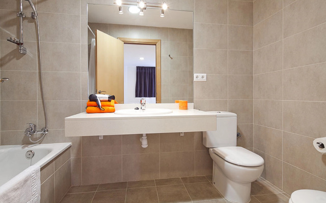 Charmsuites Paralel Apartments