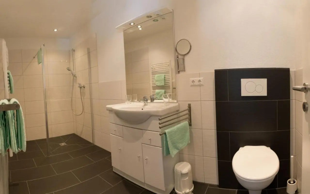 Haus Waldheim und Dependance