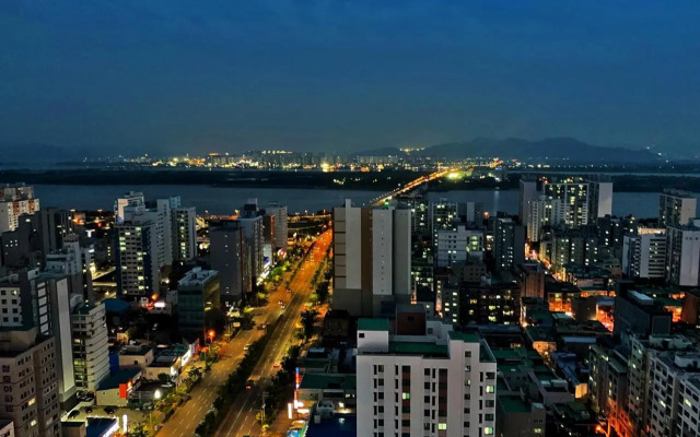 Layers Hotel Busan Hadan