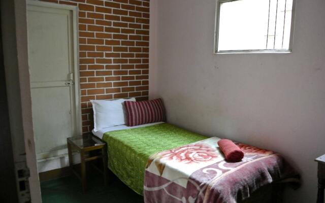 Shree Lal Inn