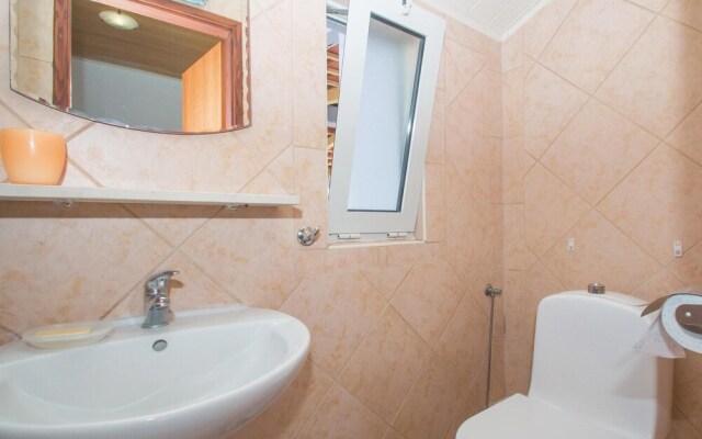 Amazing Home in Stratincica With Wifi and 4 Bedrooms