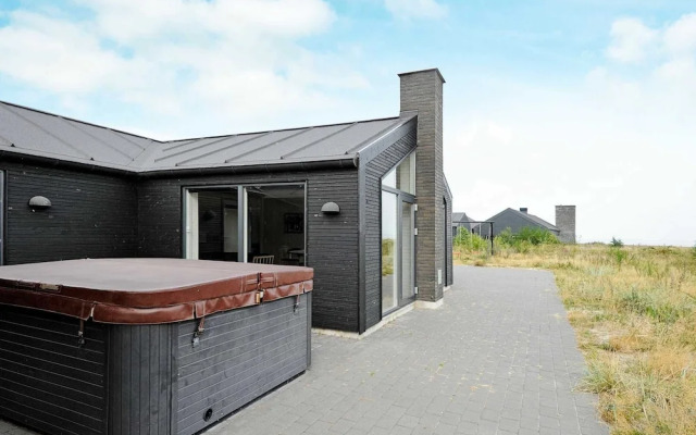 10 Person Holiday Home in Romo