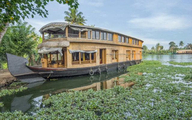 GuestHouser 3 BHK Houseboat e567