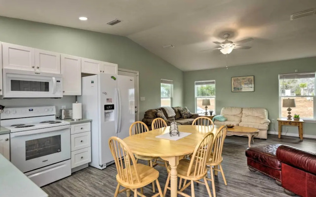 Family-friendly Home, Walk to Steinhatchee River!