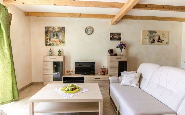 House Ulika - Freshly Renovated, Unique & Rural Style