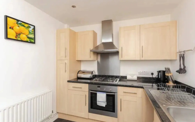 Bright & Airy 1 Bedroom Apartment in Trendy Peckham