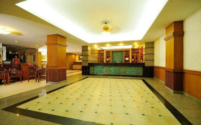 Rambuttri Village Inn & Plaza