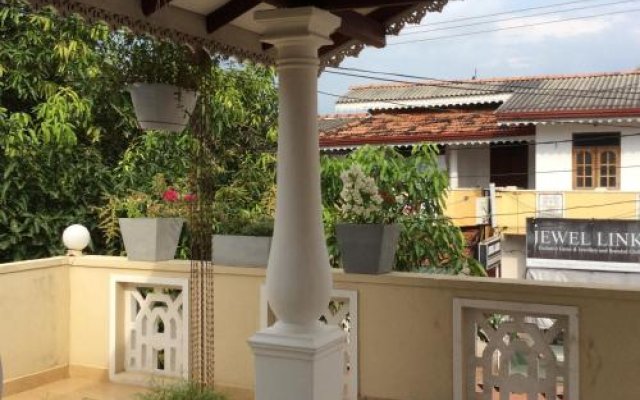 Negombo Travellers Inn