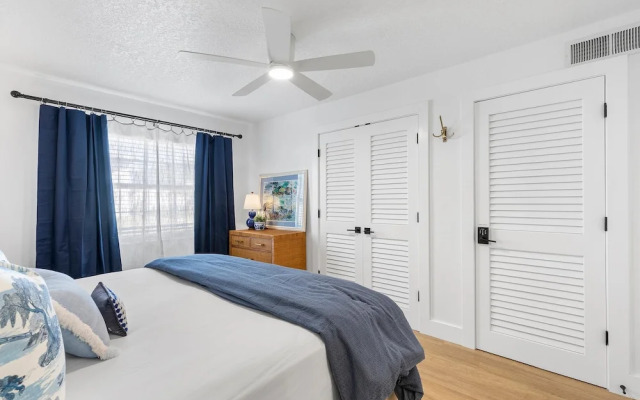 Colony Beach Club 122