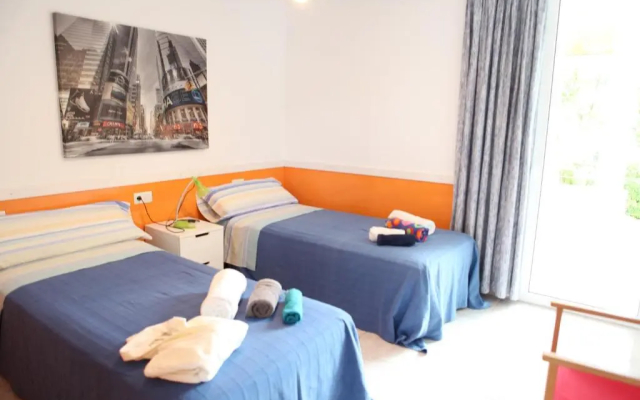Can Francesc Wifi, BBQ, garden, 200m from the beach for 8 - Hotel in Alcudia - Photo 4