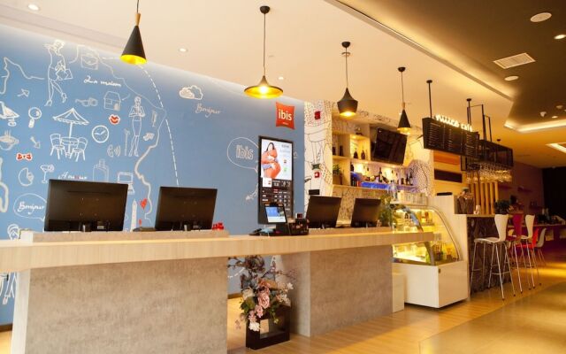 ibis Tianjin Railway Station Hotel