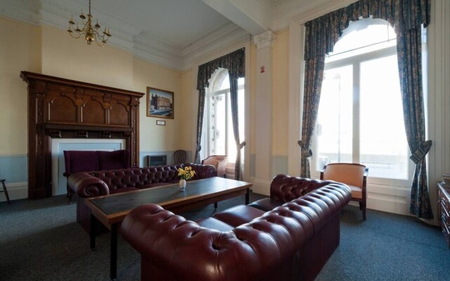 Admirals Harbour View 2-bed Apartment in Harwich