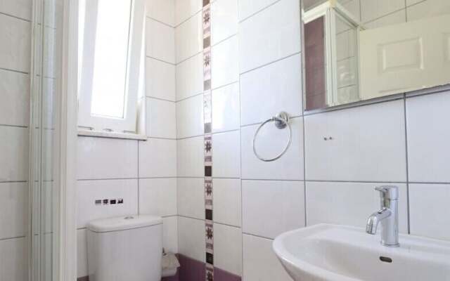 Villa RN4C by JoyLettings