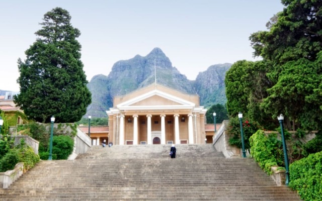 Romantic Beachfront Bachelor