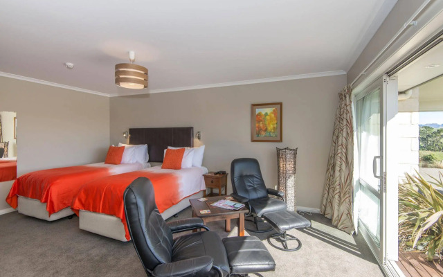 Ribbonwood Country House