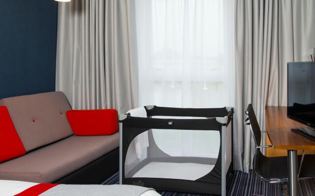 Holiday Inn Express London-Epsom Downs by IHG