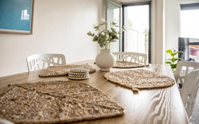 Stylish and Spacious Launceston Villa + Free Wifi