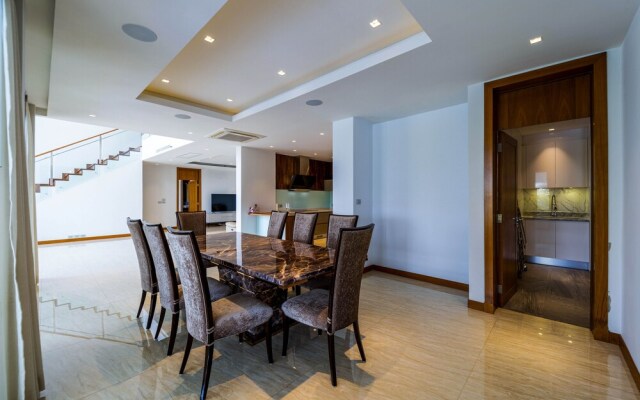 Luxury Mansion On Golf Course - BMG5