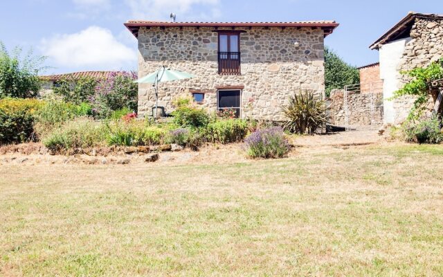 Beautiful, Quiet Country House with Garden in the Middle of the Ribeira Sacra