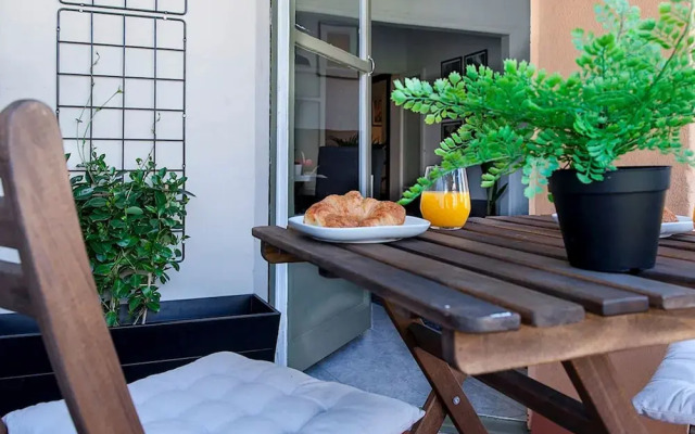 Prime Eixample Hideaway 6 Guests With Balcony by Myrentalhost