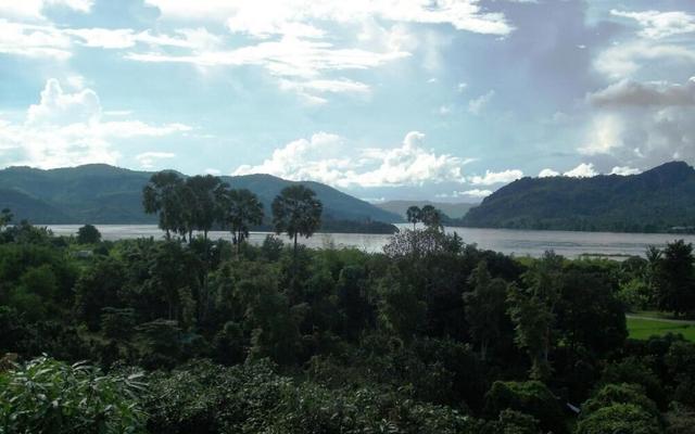 Mekong Riverside Resort Camping