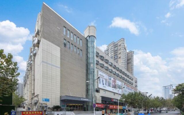 Motai Zhongnan Road Wushang Dream Era Store