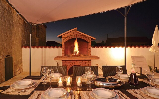 Beautiful Home in Zedno With Wifi and 4 Bedrooms