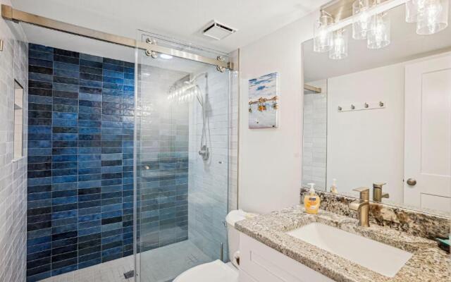 Land's End 7-402 Beach Front - Premier