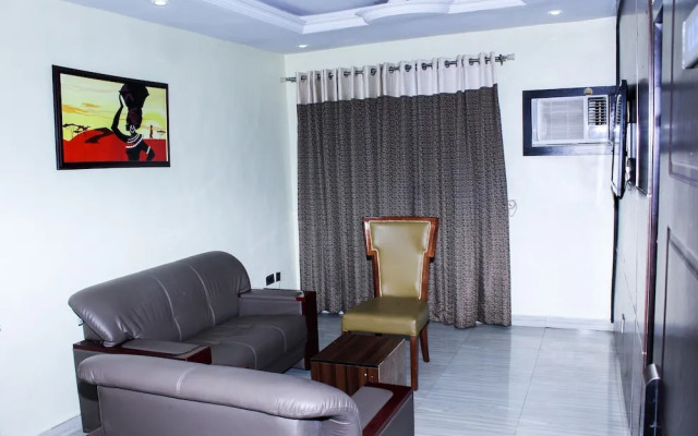 Six Diamond Hotel