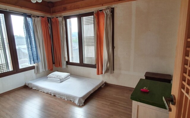 Millennial Morning Hanok Guesthouse