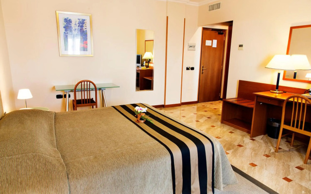 Hotel Palace 2000