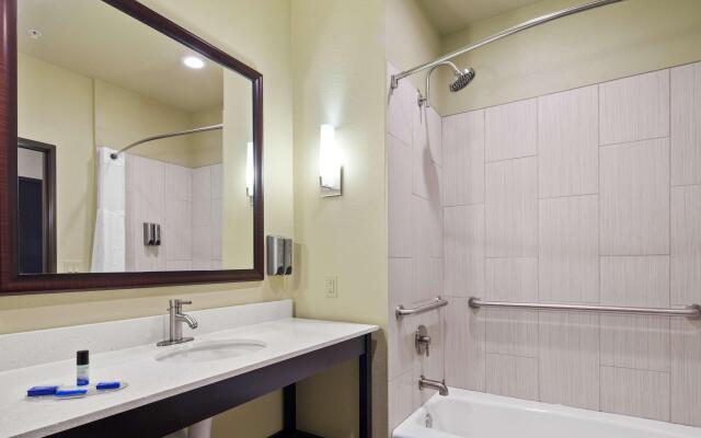 Best Western Lindsay Inn & Suites