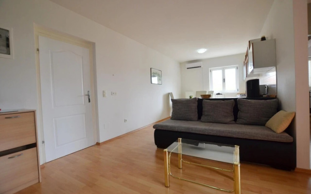 Kliska in Rovinj With 1 Bedrooms and 1 Bathrooms