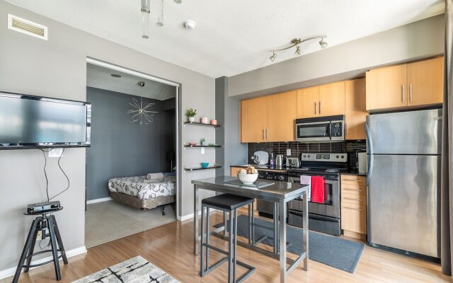 Newly Designed 1BR Executive Suite Great Location