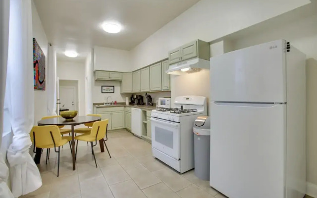 Nola Gem: 3 Mi to French Quarter