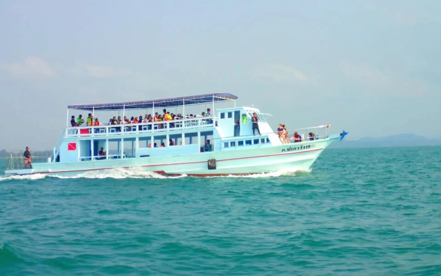 Baan Klang Aow Beach Resort