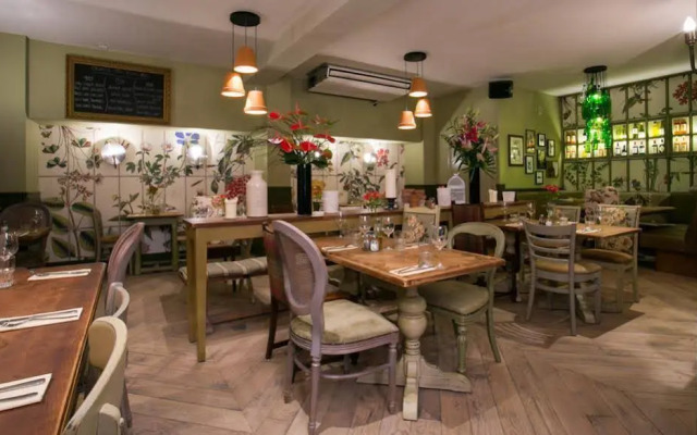 Orange Tree Hotel
