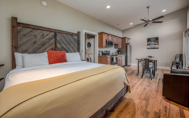 Pilot Cove Forest Lodging