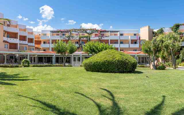 Anissa Beach & Village Resort